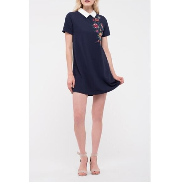 Blu Pepper Dresses & Skirts - Blu Pepper Collared Floral Embroidered Dress M